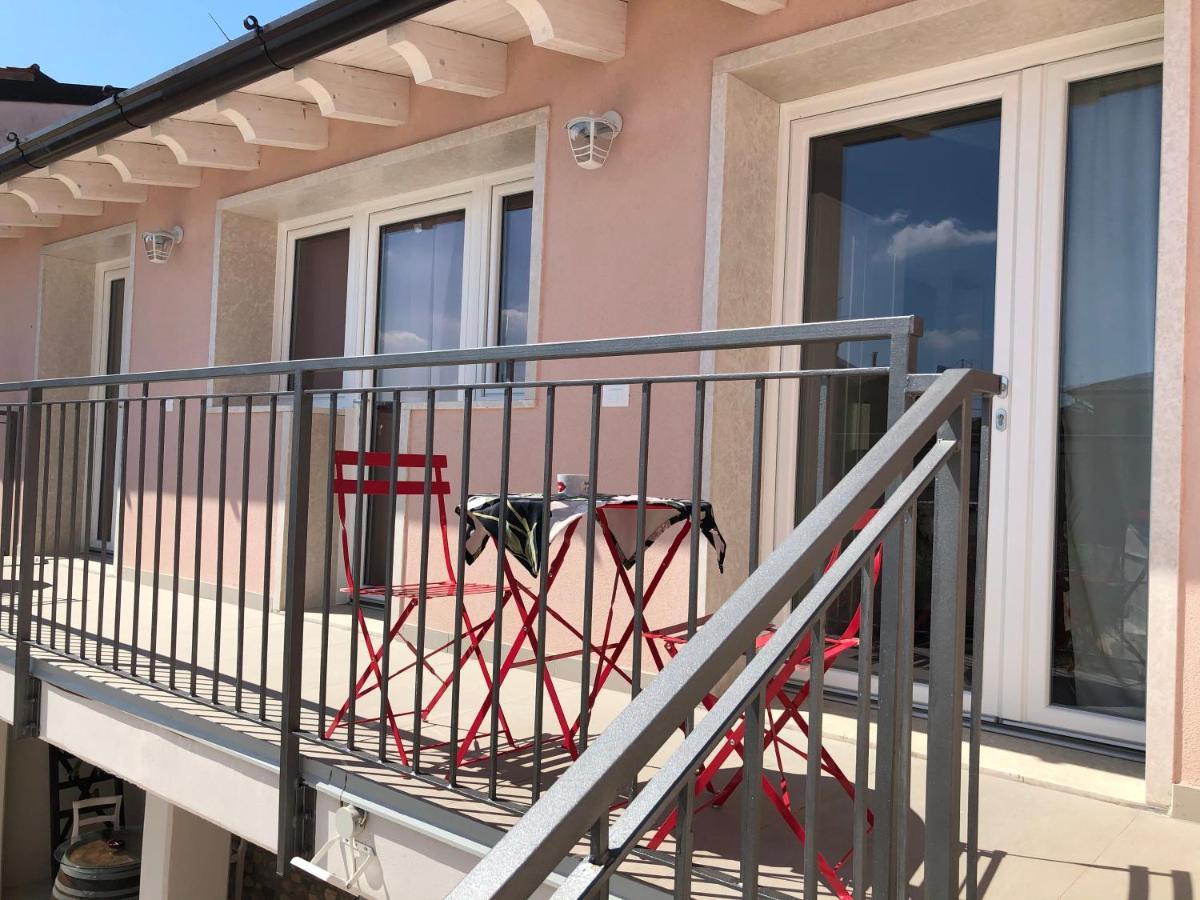 קסטלנואובו דל גארדה B&B Corte Del Garda מראה חיצוני תמונה