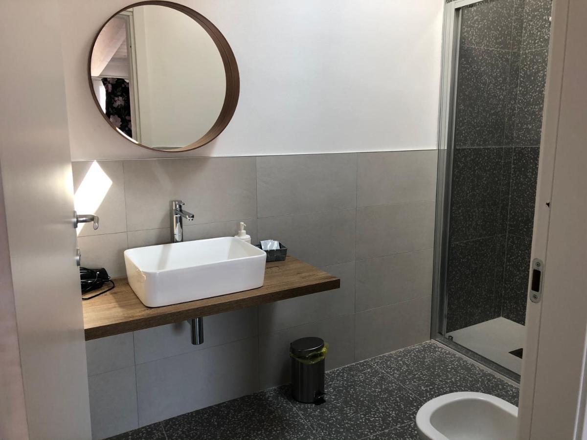 קסטלנואובו דל גארדה B&B Corte Del Garda מראה חיצוני תמונה