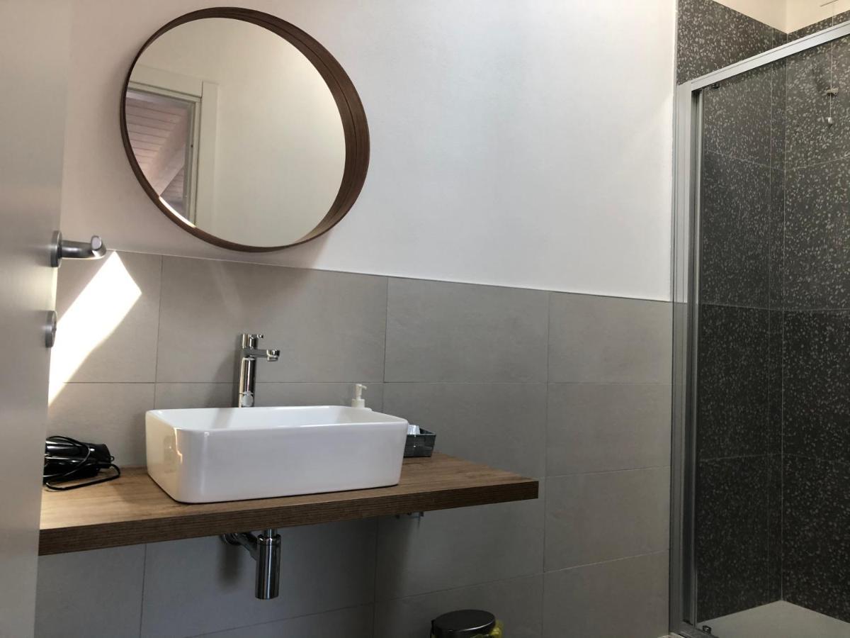 קסטלנואובו דל גארדה B&B Corte Del Garda מראה חיצוני תמונה