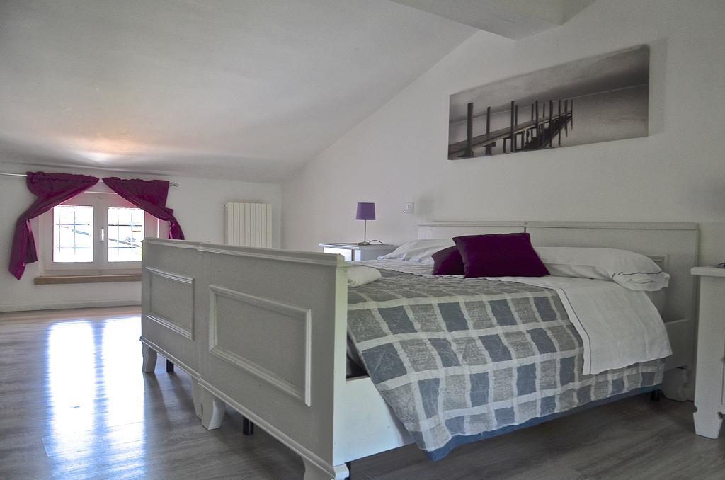 קסטלנואובו דל גארדה B&B Corte Del Garda חדר תמונה