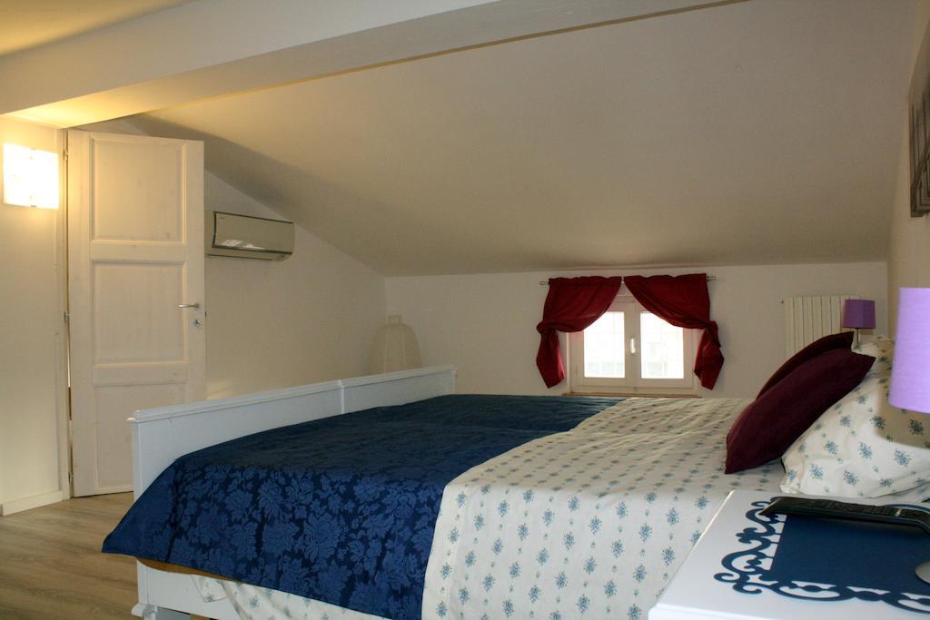 קסטלנואובו דל גארדה B&B Corte Del Garda חדר תמונה